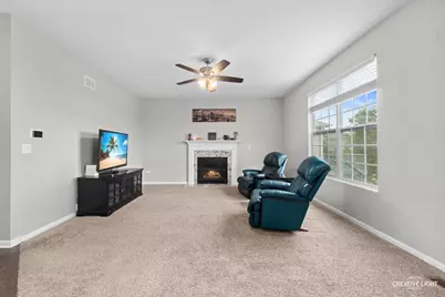 991 S Carly Circle, Yorkville, IL 60560 - Photo 7