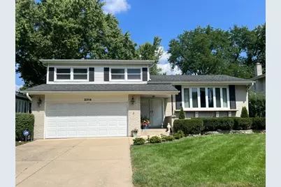 2314 E Lillian Lane, Arlington Heights, IL 60004 - Photo 1