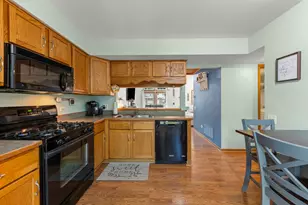 14743 Lake View Dr, Orland Park, IL 60462 - Photo 9