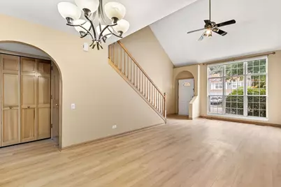 620 N Charter Hall Drive, Palatine, IL 60067 - Photo 3