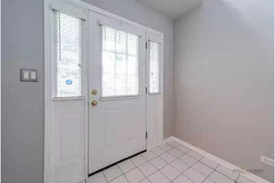 1432 Hampshire Court, Roselle, IL 60172 - Photo 3