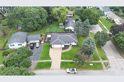 270 Berkshire Drive, Crystal Lake, IL 60014 - Photo 21