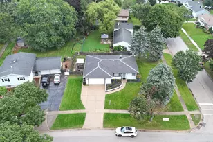 270 Berkshire Dr, Crystal Lake, IL 60014 - Photo 21