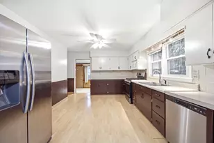 270 Berkshire Dr, Crystal Lake, IL 60014 - Photo 11