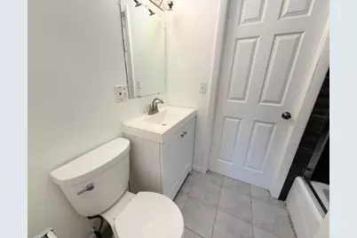 2222 W Rosemont Avenue #2E, Chicago, IL 60659 - Photo 11
