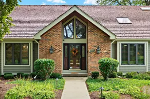 1117 Carberry Cir, Inverness, IL 60067 - Photo 1