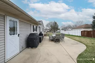 1806 Portsmouth Ln, Schaumburg, IL 60194 - Photo 23