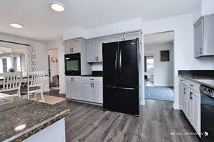 1806 Portsmouth Ln, Schaumburg, IL 60194 - Photo 11