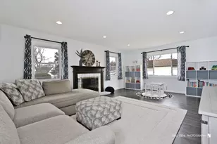 1806 Portsmouth Ln, Schaumburg, IL 60194 - Photo 3