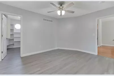 1301 W Wood Street, Bloomington, IL 61701 - Photo 15