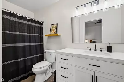 939 W Huron Street #201, Chicago, IL 60642 - Photo 11