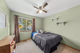 677 Windemere Ln, Carol Stream, IL 60188 - Photo 15