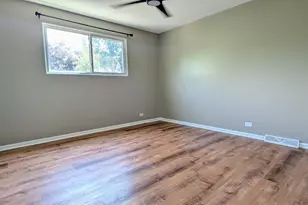 382 Dover Dr, Des Plaines, IL 60018 - Photo 13