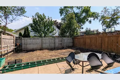 382 Dover Drive, Des Plaines, IL 60018 - Photo 9