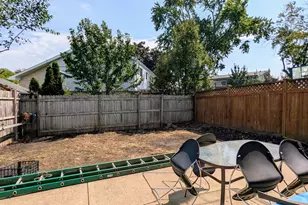 382 Dover Dr, Des Plaines, IL 60018 - Photo 9