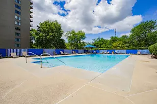 7033 N Kedzie Ave, Chicago, IL 60645 - Photo 3