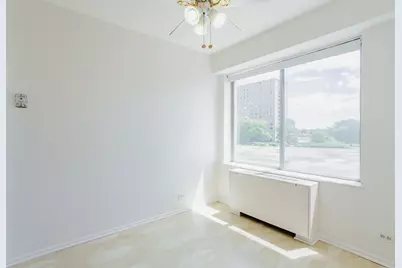 7033 N Kedzie Avenue #303, Chicago, IL 60645 - Photo 9