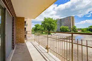 7033 N Kedzie Ave, Chicago, IL 60645 - Photo 19
