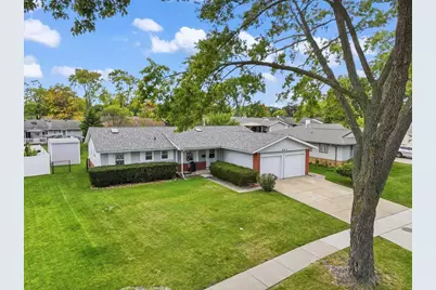 641 Clearmont Drive, Elk Grove Village, IL 60007 - Photo 3