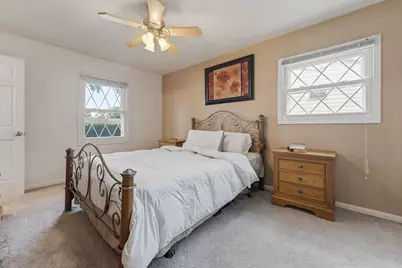 641 Clearmont Drive, Elk Grove Village, IL 60007 - Photo 19