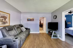 2713 N 75th Ave, Elmwood Park, IL 60707 - Photo 5