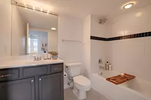 1111 W 15th St, Chicago, IL 60608 - Photo 15