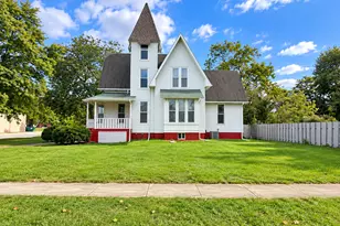 208 W Pells St, Paxton, IL 60957 - Photo 3