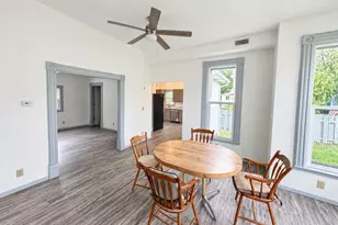 208 W Pells St, Paxton, IL 60957 - Photo 9