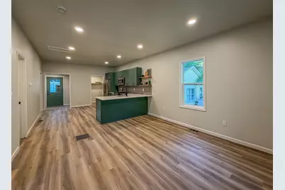 913 W Tremont Street, Champaign, IL 61821 - Photo 9