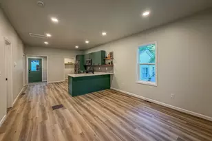913 W Tremont St, Champaign, IL 61821 - Photo 9