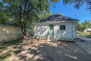 913 W Tremont St, Champaign, IL 61821 - Photo 39