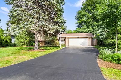 213 Liberty Avenue, Fox River Grove, IL 60021 - Photo 3