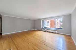 2704 W Lunt Ave, Chicago, IL 60645 - Photo 5