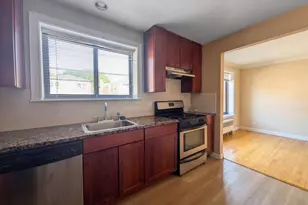 2704 W Lunt Ave, Chicago, IL 60645 - Photo 3
