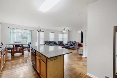 16 Clover Circle, Streamwood, IL 60107 - Photo 7