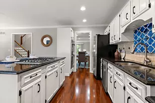 1296 Farnsworth Ln, Buffalo Grove, IL 60089 - Photo 9