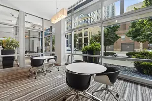 110 W Superior St, Chicago, IL 60654 - Photo 23