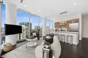 110 W Superior St, Chicago, IL 60654 - Photo 7