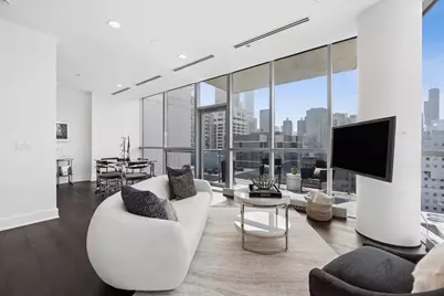 110 W Superior Street #1602, Chicago, IL 60654 - Photo 3