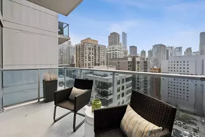 110 W Superior Street #1602, Chicago, IL 60654 - Photo 19