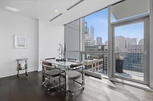 110 W Superior St, Chicago, IL 60654 - Photo 5