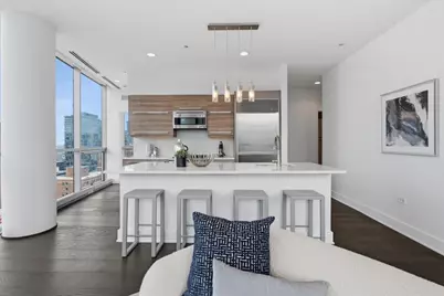 110 W Superior Street #1602, Chicago, IL 60654 - Photo 9