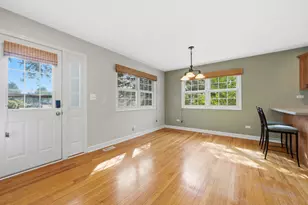 401 Division St, Saint Charles, IL 60174 - Photo 7