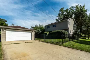 401 Division St, Saint Charles, IL 60174 - Photo 33