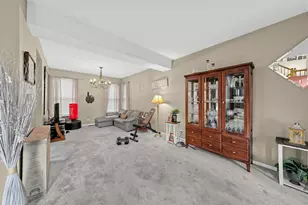 18499 W Springwood Dr, Grayslake, IL 60030 - Photo 3