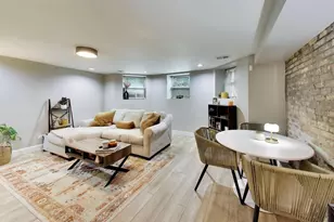 4852 N Sacramento Ave, Chicago, IL 60625 - Photo 3