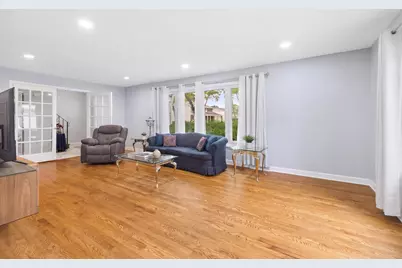 17W467 Portsmouth Drive, Darien, IL 60561 - Photo 7