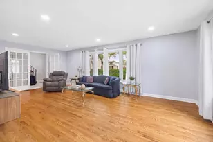 17W467 Portsmouth Dr, Darien, IL 60561 - Photo 7