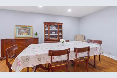 17W467 Portsmouth Drive, Darien, IL 60561 - Photo 9