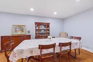 17W467 Portsmouth Dr, Darien, IL 60561 - Photo 9